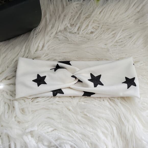 Handcrafted Adult Black & White Star Pattern Knotted Front Headband - Picture 1 of 3